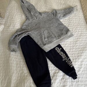 Champion Kids Gray Athletic Set (size 3T)